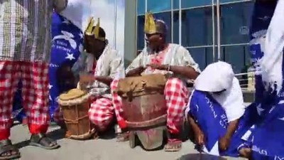 dans gosterisi - Afrika Boynuzu’nda tarihi ziyaret - MOGADİŞU  Videosu