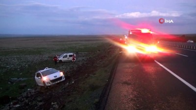 trafik polisi -  Diyarbakır’da iki araç şarampole yuvarlandı: 1’i ağır 2 yaralı Videosu