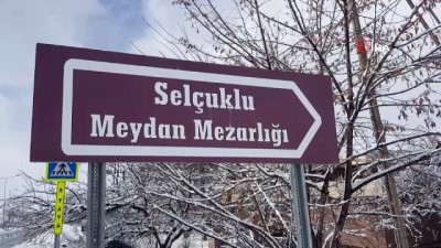 kar yagisi -  Tarihi Selçuklu Mezarlığı beyaz gelinliğini giydi Videosu