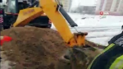 etiler -  Rögar kuyusuna düşen eşek operasyonla kurtarıldı Videosu