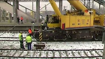 hizli tren -  Tren kazasında enkaz kaldırma çalışması sürüyor  Videosu