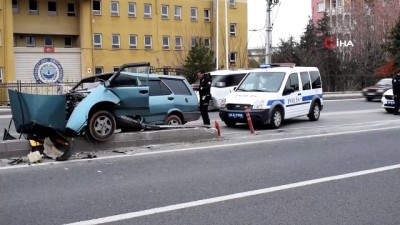 direksiyon -  Otomobil refüje çarptı: 1 ağır yaralı Videosu