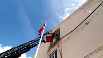itfaiye araci -  Tellere takılan güvecini itfaiye kurtardı  Videosu