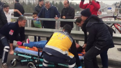 kadin polis -  Üst geçitte böyle intihar etmek istedi...İntihara teşebbüs eden kadını polis ekipleri kurtardı  Videosu