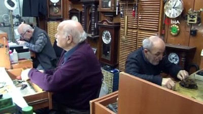elektronik alet -  Zamana ayar veren '3 ihtiyar'  Videosu
