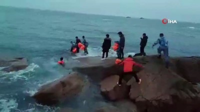 intihar -  - Çin Donanma Askerleri İntihar Girişiminde Bulunan Kadını Kurtardı  Videosu