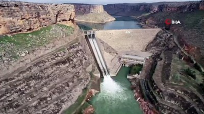 sel baskinlari -  Dicle Barajı’na yeni kapak yerleştiriliyor...Baraj havadan görüntülendi  Videosu