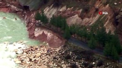 yukselen -  Dicle Barajı'nın kapaklarından biri kırıldı, sular altında kalan araç içerisindeki silahla kayboldu  Videosu