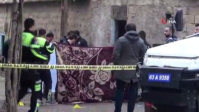 saglik ekibi -  Evinin önünde saldırıya uğrayan çiftçi hayatını kaybetti  Videosu