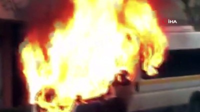 yasli kadin -  Seyir halindeki servis minibüsü alev aldı, ilk müdahale yaşlı teyzeden geldi  Videosu