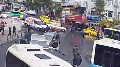 metro istasyonu - Bayrampaşa’da güpegündüz gasp dehşeti kamerada Videosu