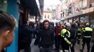 intihar -  Borçları yüzünden 7 katlı binaya çıkıp intihar girişiminde bulundu  Videosu