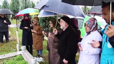 kabristan - Eşinin mezarına öğrenciler götürdü - SAKARYA Videosu
