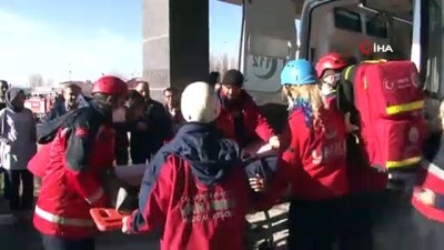 tatbikat -  Hastanede gerçeğini aratmayan yangın tatbikatı Videosu