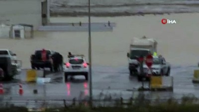 siddetli yagis -  İstanbul Havalimanı şantiye alanını su bastı  Videosu