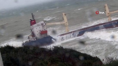 kargo gemisi -  Şile'de karaya oturan geminin mürettebatının bekleyişi sürüyor  Videosu