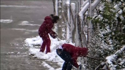 kardan adam - Silivri'de kar etkili oluyor - İSTANBUL Videosu