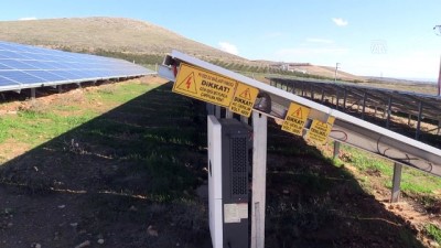 gunes enerjisi santrali - Taşlık araziyi 'güneş tarlası'na çevirdi - ŞANLIURFA  Videosu