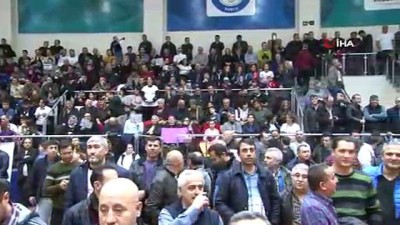  - Bursa’da EYT’liler spor salonuna sığmadı