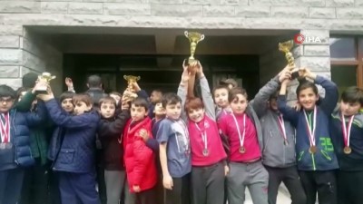 Çamlıhemşin’de 211 öğrenci Oryantiring için ter döktü 