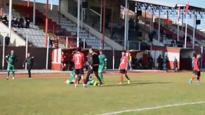 Maç sonrası saha karıştı