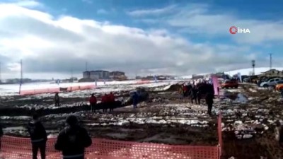 Off- roadcuların çamurla mücadelesi 