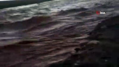 amator -  Sel sularında mahsur kalan 10 asker kurtarıldı  Videosu