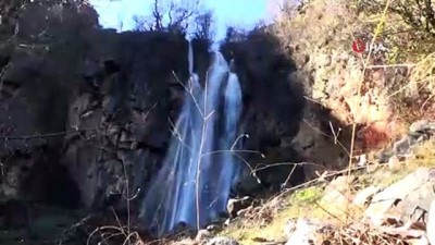  Yağış sonrası dev şelaleler oluştu 