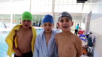 yuzme havuzu - Köy çocukları havuzla tanışıp yüzme öğreniyor - KASTAMONU  Videosu