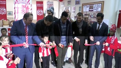 emin kara - Sivassporlu futbolcular öğrencilerle buluştu - SİVAS  Videosu