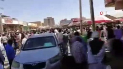 iktidar -  - Sudan’da Ekmek Fiyatları Protesto Edildi
- Parti Merkezi Ateşe Verildi
- Sokağa Çıkma Yasağı İlan Edildi  Videosu