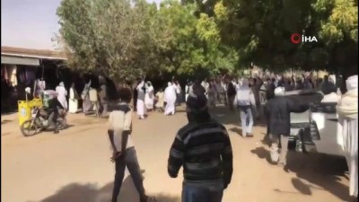 sokaga cikma yasagi -  - Sudan’da Protestocularla Polis Arasında Çatışma  Videosu