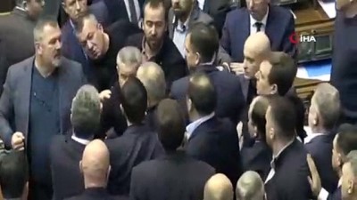 parlamento - Ukrayna Parlamentosunda yumruklar konuştu Videosu
