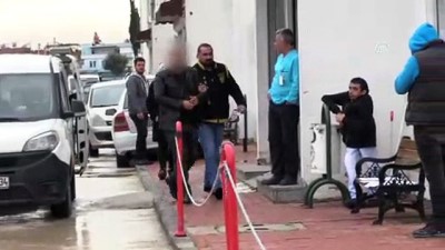 cocuk parki - Sokak köpeklerine tüfekle ateş açan kişi tutuklandı - ADANA  Videosu