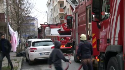 gorgu tanigi -  Sultangazi’de sobadan çıkan alevler çatıyı yaktı Videosu