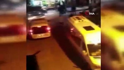 mutfak tupu - Bakkalda yaşanan sahte para iddiası sonrası çıkan taşlı sopalı kavga kamerada Videosu