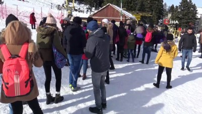 gunesli hava -  Binlerce kişi akın etti, Uludağ kent meydanına döndü Videosu
