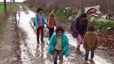 muslu -  Öğrencilerin çamurlu okul yolculuğu Videosu