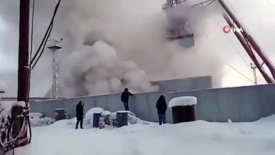 mahsur kaldi -  - Rusya'daki Maden Yangını Söndürülemiyor
- Madende Bulunan 9 İşçiye Henüz Ulaşılamadı Videosu