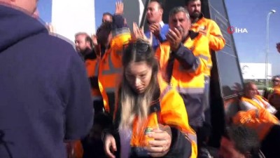 arbede -  - Kıbrıs’ta Havalimanı Çalışanları Ve Polis Arasında Arbede
- Kıbrıs’ta Açlık Grevi 4'üncü Gününde Videosu
