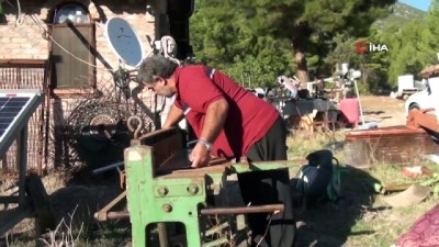 ruzgar turbini -  Kültürü yaşatmak için 'idare lambası ve kandil' yapıyor  Videosu