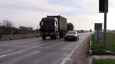 askeri arac - Suriye sınırına askeri sevkiyat (2) - HATAY Videosu
