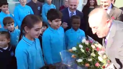 Bakan Çavuşoğlu, Uluslararası Tunus Maarif Okulu'nu ziyaret etti - TUNUS