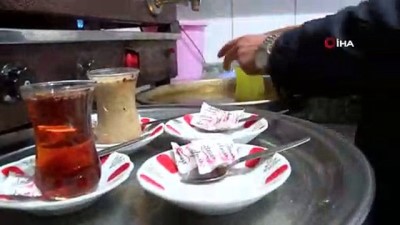 kahvehane -  Nazik konuş, çayı ucuza iç  Videosu