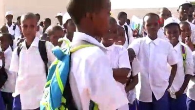 kan davasi -  - Somalili çocuklar savaşmak değil okumak istiyor  Videosu