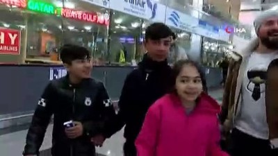 yeni yil -  İslam Slimani, mendil satan Suriyeli çocuklara 100 lira verdi  Videosu