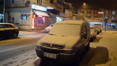  Şuhut'ta kar yağışı sevinci