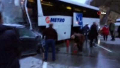  Ters yöne giren ciple yolcu otobüsü çarpıştı: 1 ölü, 10 yaralı 
