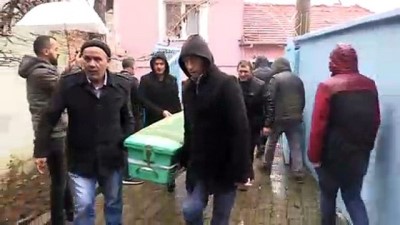 adli tip raporu - Uşak'ta evde ölü bulunan 3 kardeş toprağa verildi  Videosu