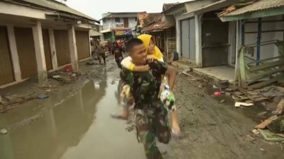 Video | Endonezya'da yanlış tsunami alarmı panik yarattı